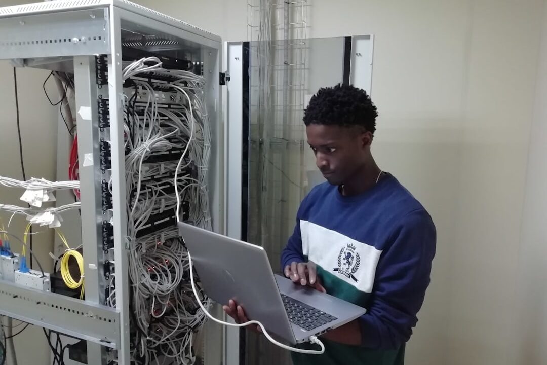 Ce este un server și cum funcționează?